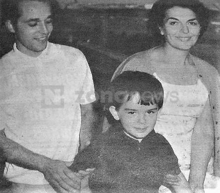 Мартин Заимов с баща си и майка си в Мароко, малко преди да се разделят